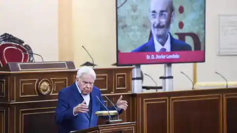 Imagen 1 de La memoria de Lambán reúne en el Senado a Felipe González, Guerra y Feijóo pero a nadie del Gobierno de Sánchez