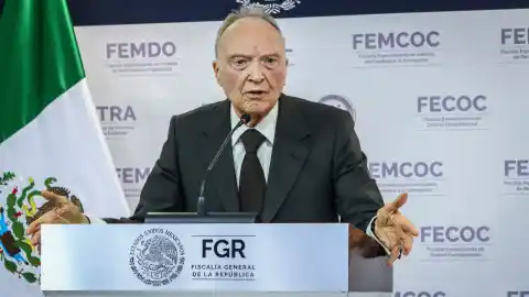 Imagen 1 de Sheinbaum, sobre la posible salida de Gertz Manero: “Recibí una carta del Senado y la estoy analizando”