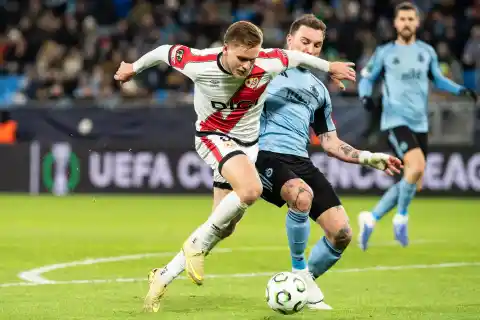 Imagen 1 de El Rayo Vallecano naufraga en Bratislava