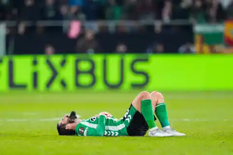 Imagen 1 de El Betis derrota al Utrecht, pero pierde a Isco