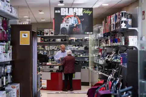 Imagen 1 de El comercio local en Barcelona se revuelve contra el Black Friday: “Es el peor invento que se ha hecho”