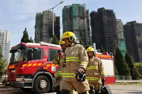 Imagen 1 de Hong Kong exige respuestas tras el devastador incendio en una urbanización, que deja ya 94 muertos