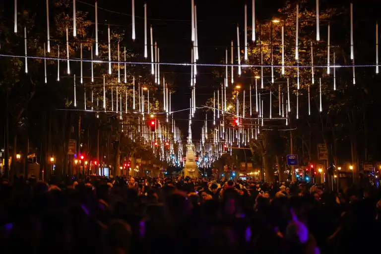 Imagen 1 de La ruta de los mejores selfis con las luces de Navidad de Barcelona