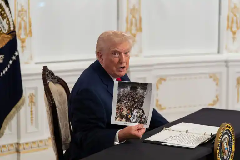 Imagen 1 de Trump promete “detener permanentemente la migración de todos los países del Tercer Mundo”