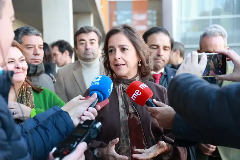 Imagen 1 de El juez que investiga los contratos de emergencia en Andalucía cita a una consejera de Moreno Bonilla