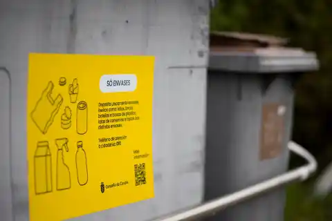 Imagen 1 de España se colorea de amarillo