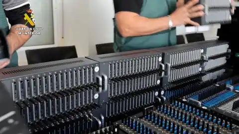 Imagen 1 de Desmantelada en Barcelona una red tecnológica que recopilaba datos para estafas masivas